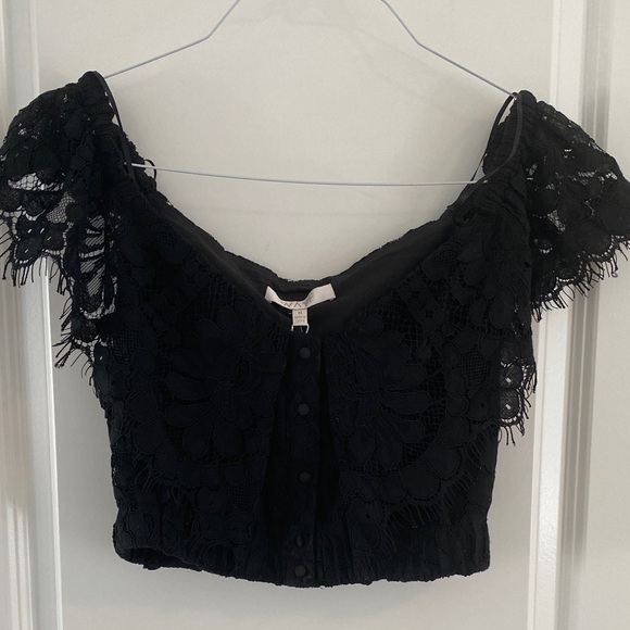 Wayf Tops - Wayf Lace Crop Top size M